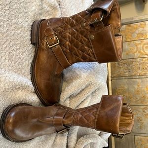 UGG inner zip boot with brass buckle